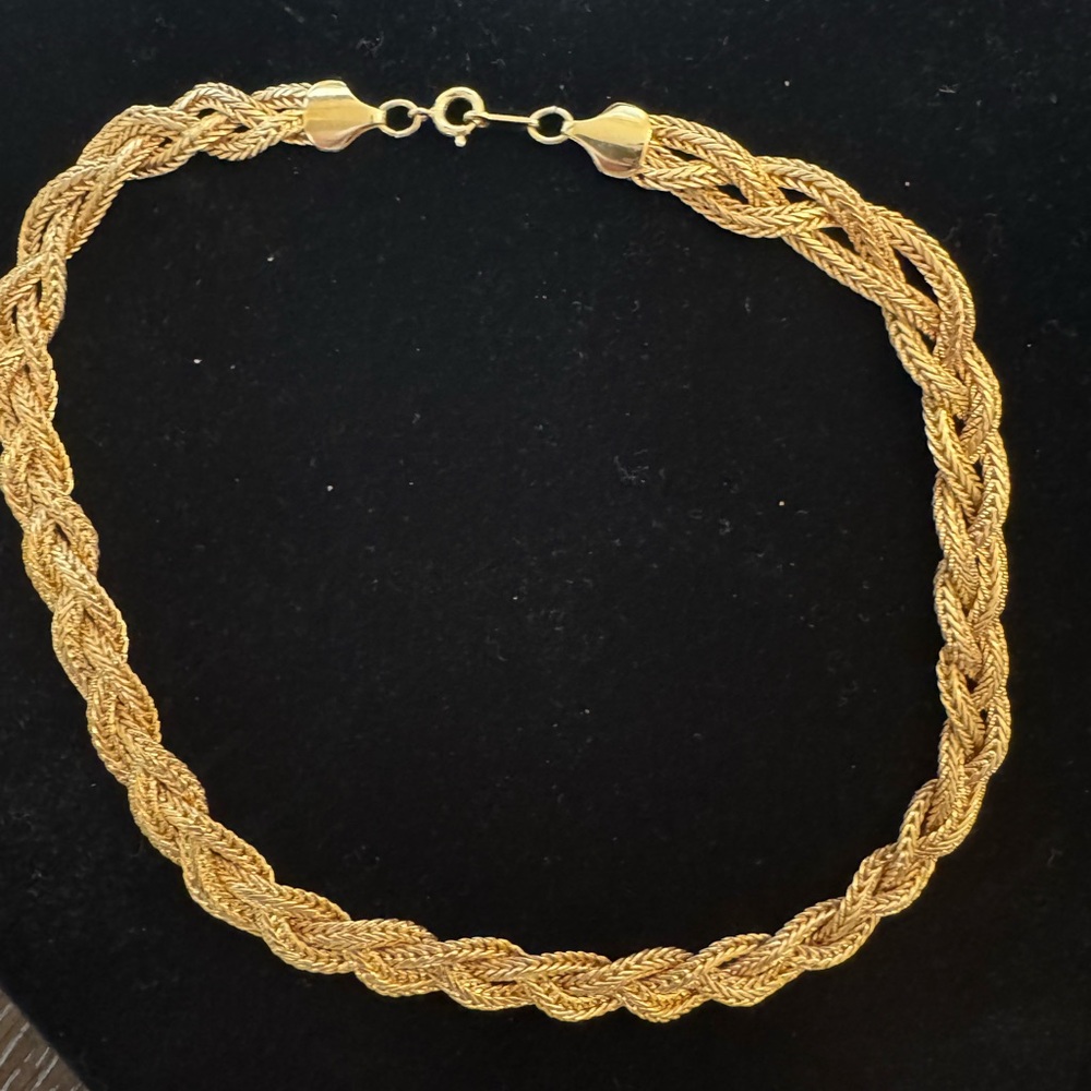 ✨ Braided Gold Tone Mesh Necklace – Elegant Polished Choker
